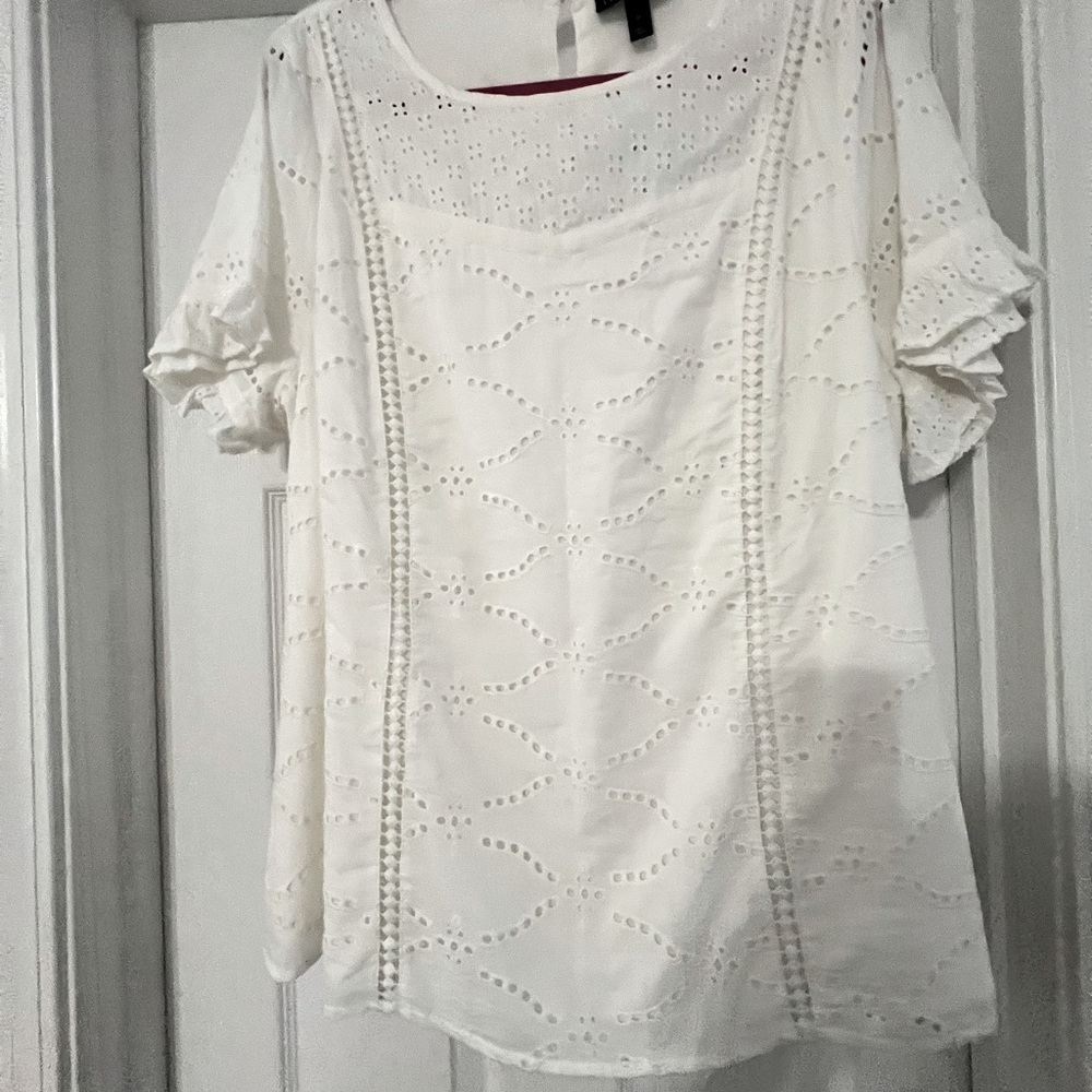 Lane bryant nwt eyelet top